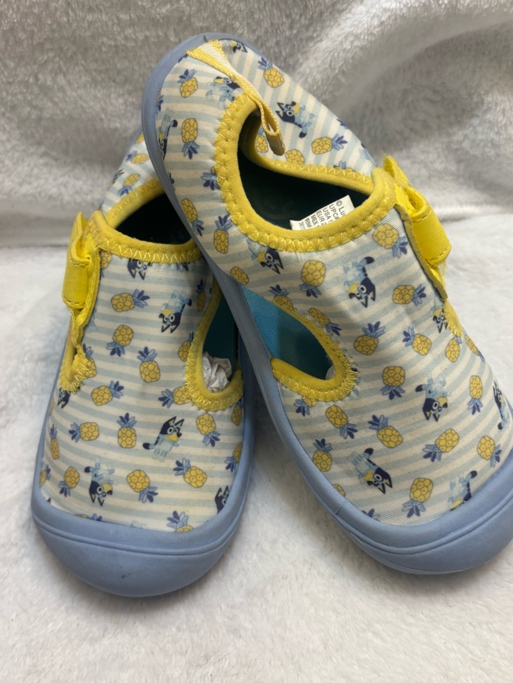 Children's Yellow Pineapple Water Shoes with Light Blue Soles Bluey Size 11/12